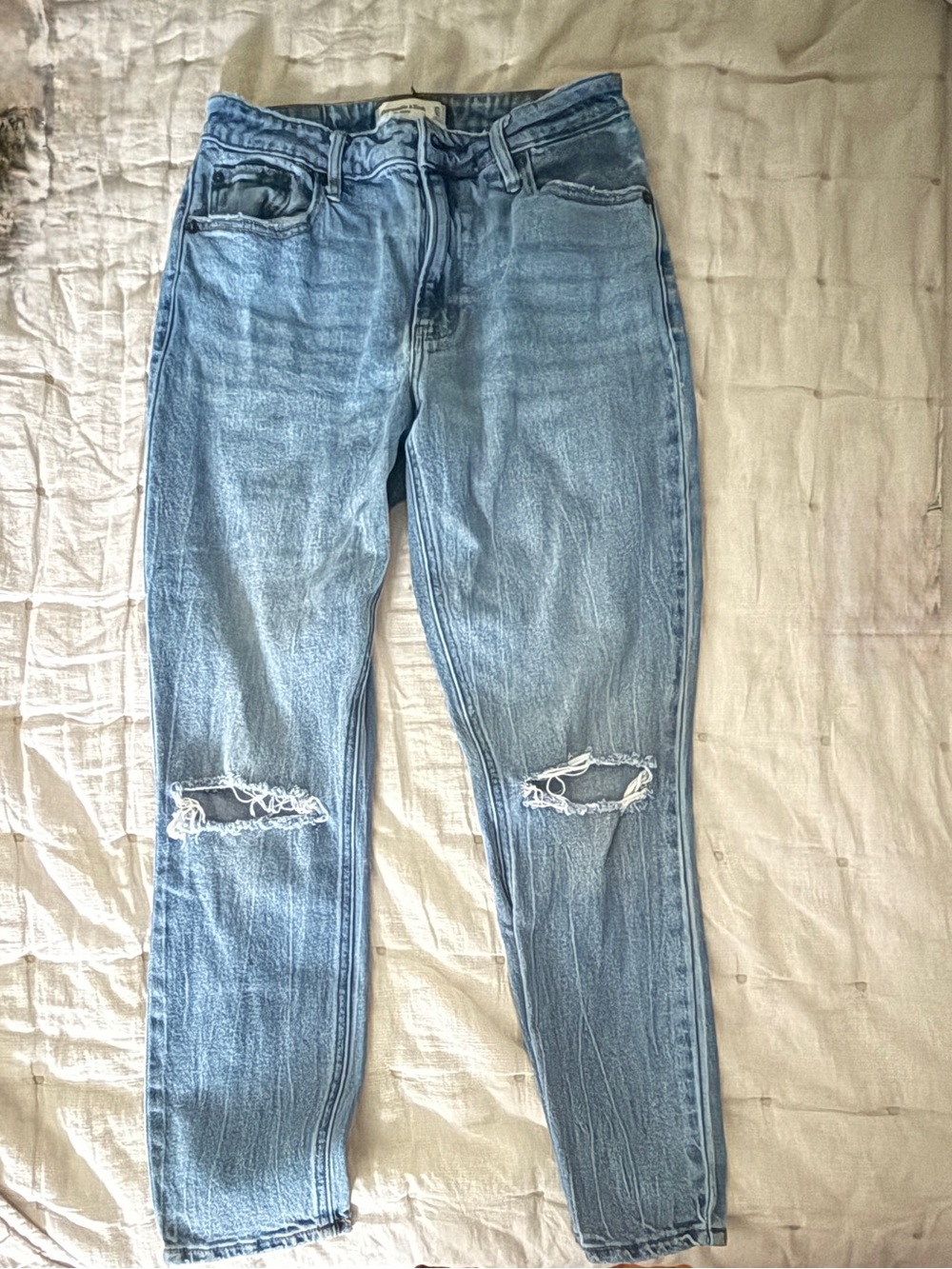 Abercrombie Curve Love The Skinny High Rise Medium Wash Distressed Size 27 / 4